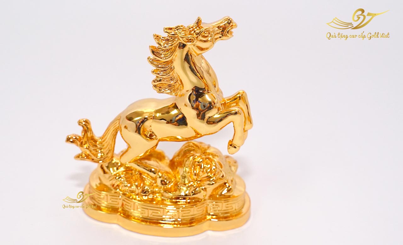tượng ngựa phong thuỷ mạ vàng