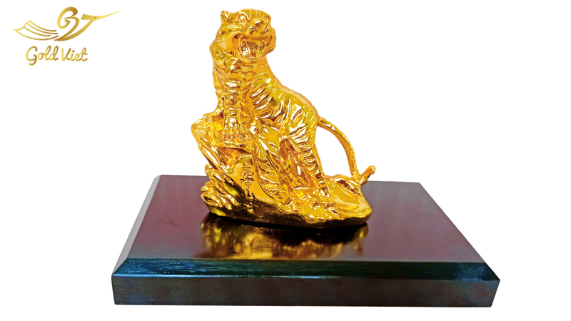 tượng hổ mạ vàng 1