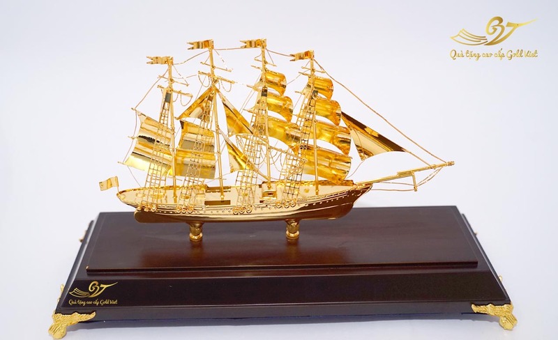 Mô hình Thuyền buồm mạ vàng 5